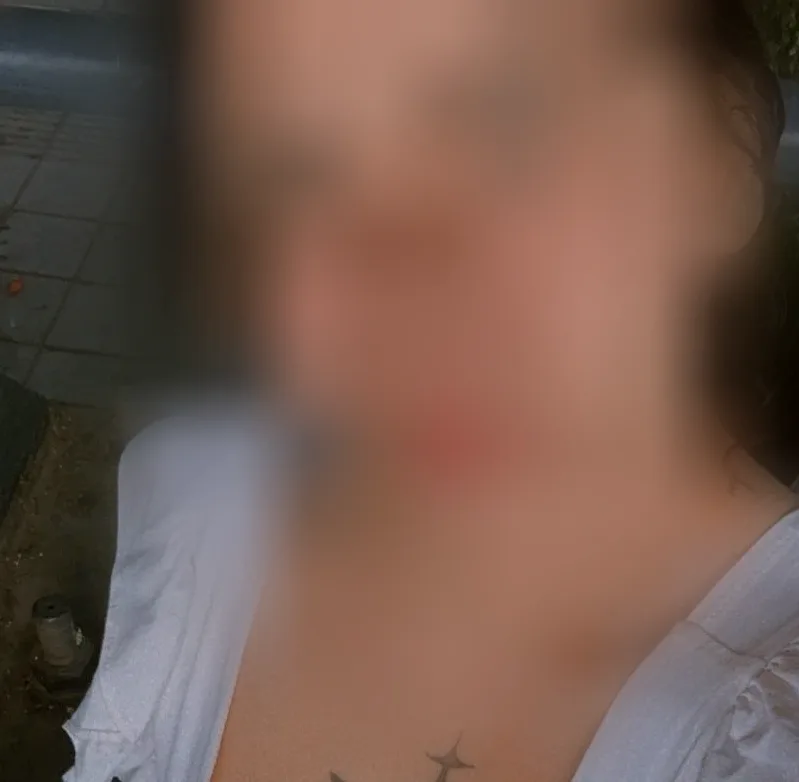Denise, 22