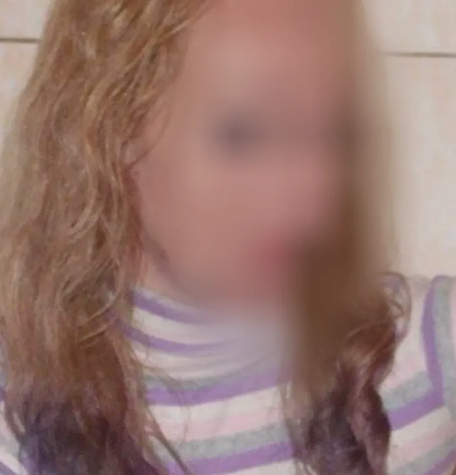 Emma, 24