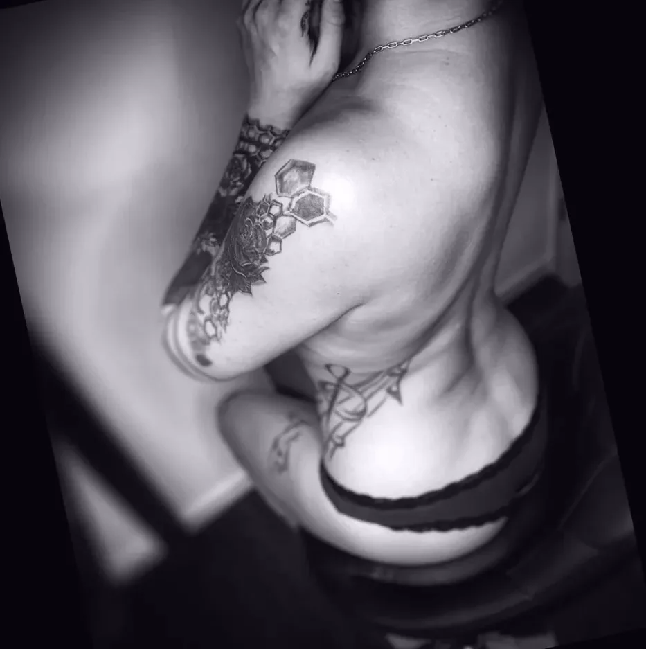 Milica, 35