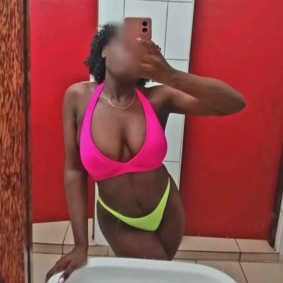 Rosa, 30